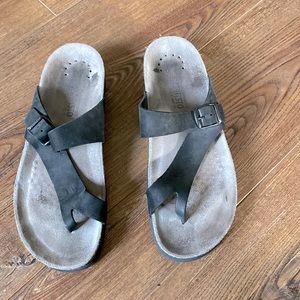 Mephisto Helen Black Suede Sandals
Women's Size 9.5 (40)